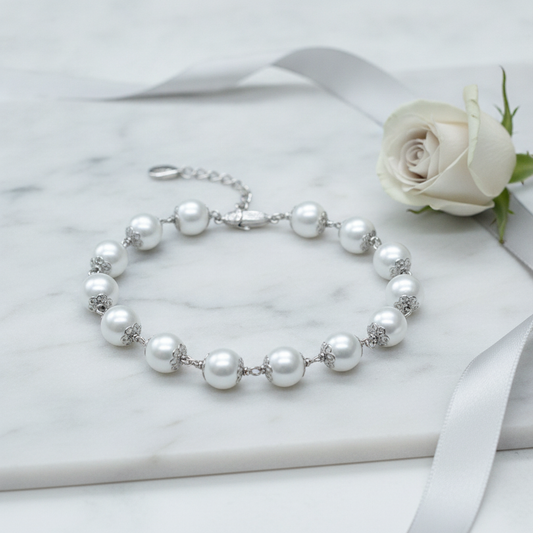Pearl Silver Bracelet lifestyle hero